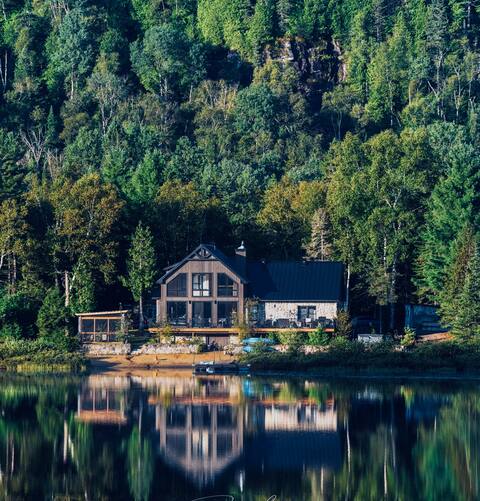 Le Lake House