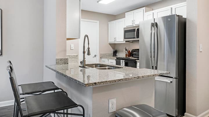 Landing | Incredible 1bd, Gym - Hialeah