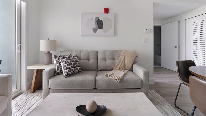 Landing | Stunning 2bd, Gym - Hialeah, FL
