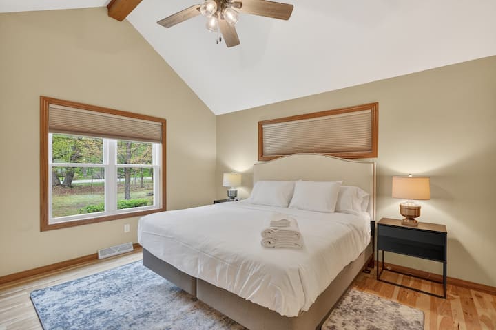 Newly Updated Ephraim Home- Near Downtown - Sister Bay, WI