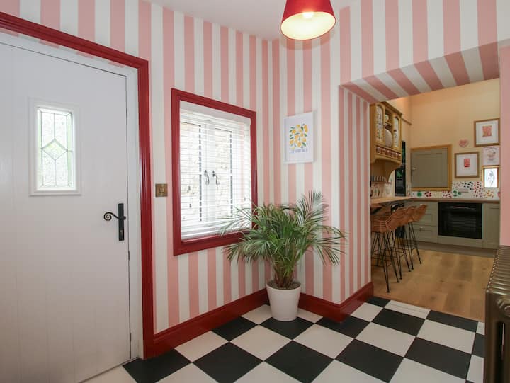 The Dinky Dairy - Oswestry