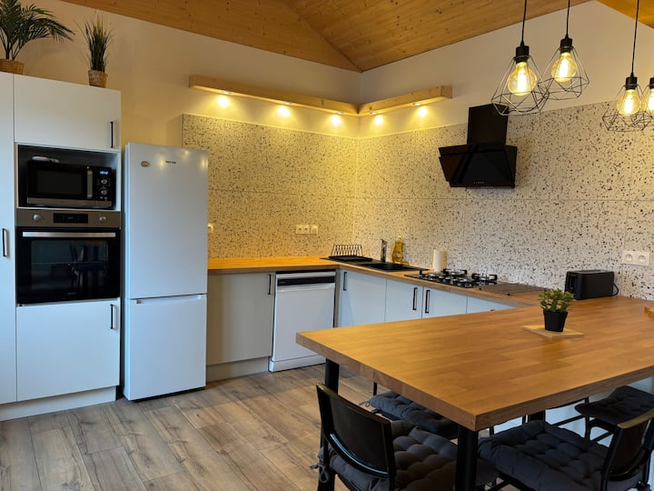 Maison 60 M² Avec Jardin Cloturé Et Parking - Hourtin
