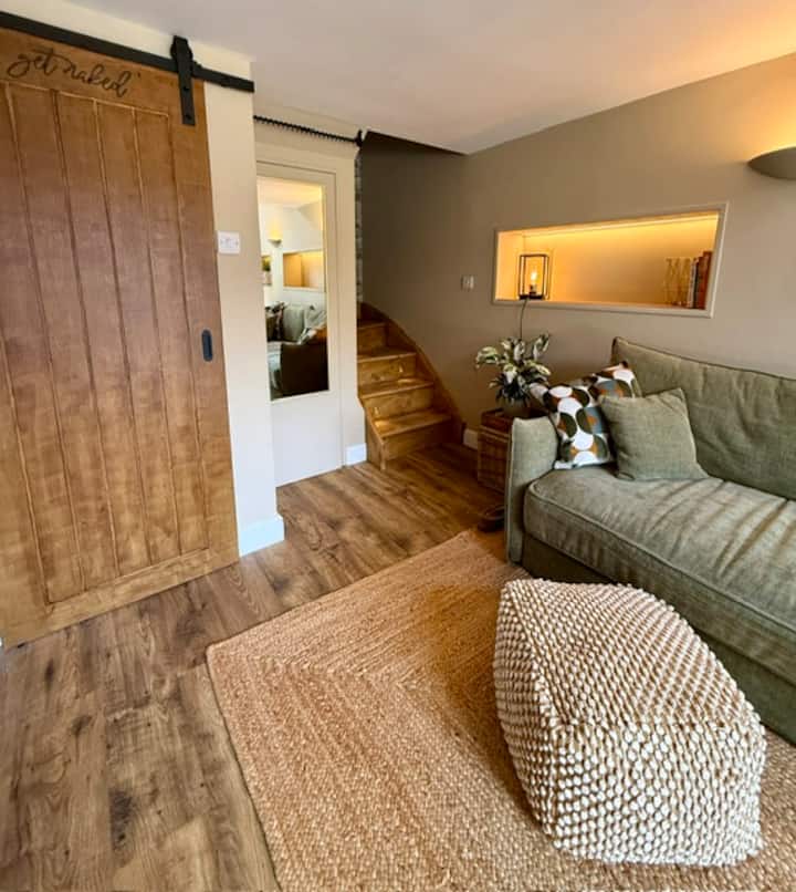 The Old Workshop Enchanting Period Barn Conversion - Bristol