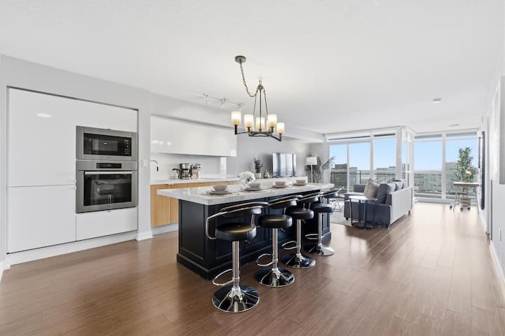 Waterfront View Escape + 1 Free Parking - Toronto