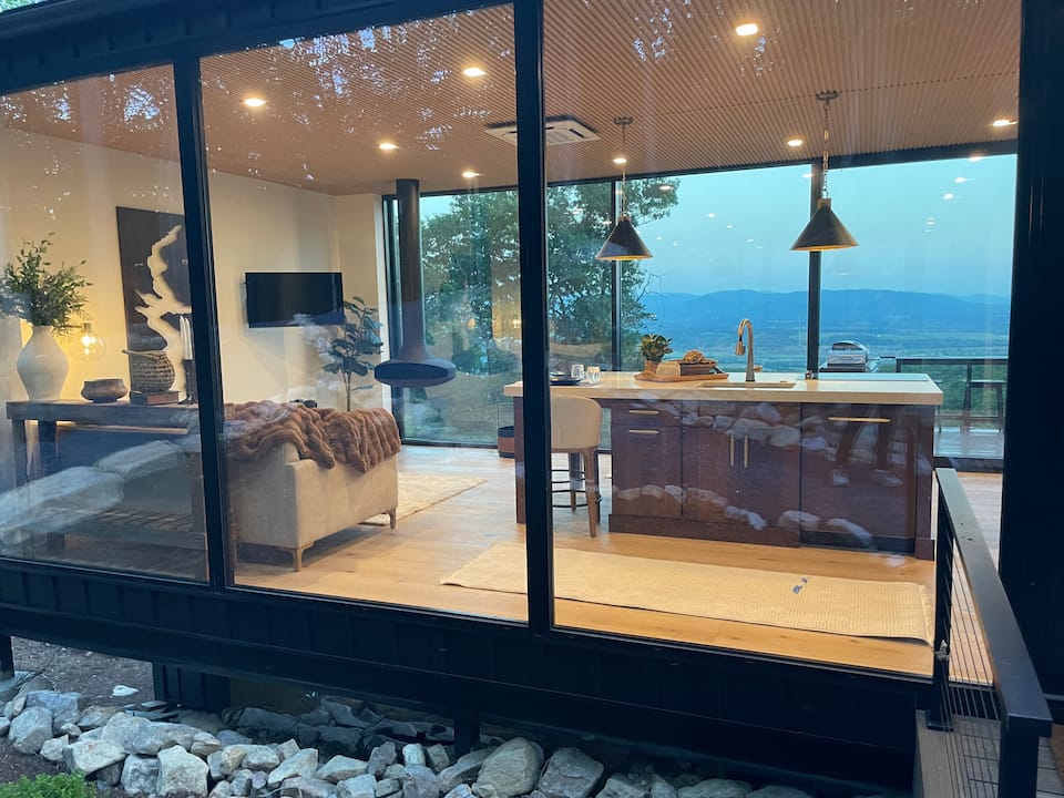 Lovers Lodge, a glass retreat in the Blue Ridge, Luray, Virginia, United States, photo 10 of 10