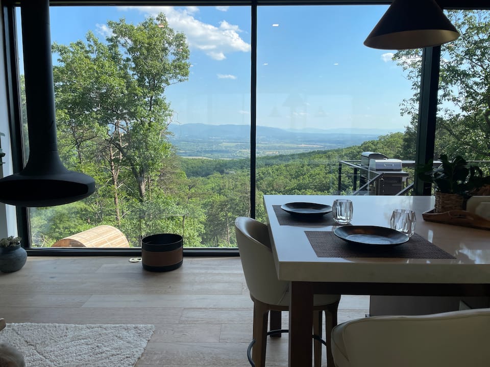 Lovers Lodge, a glass retreat in the Blue Ridge, Luray, Virginia, United States, photo 4 of 10