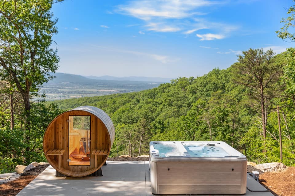 Lovers Lodge, a glass retreat in the Blue Ridge, Luray, Virginia, United States, photo 7 of 10