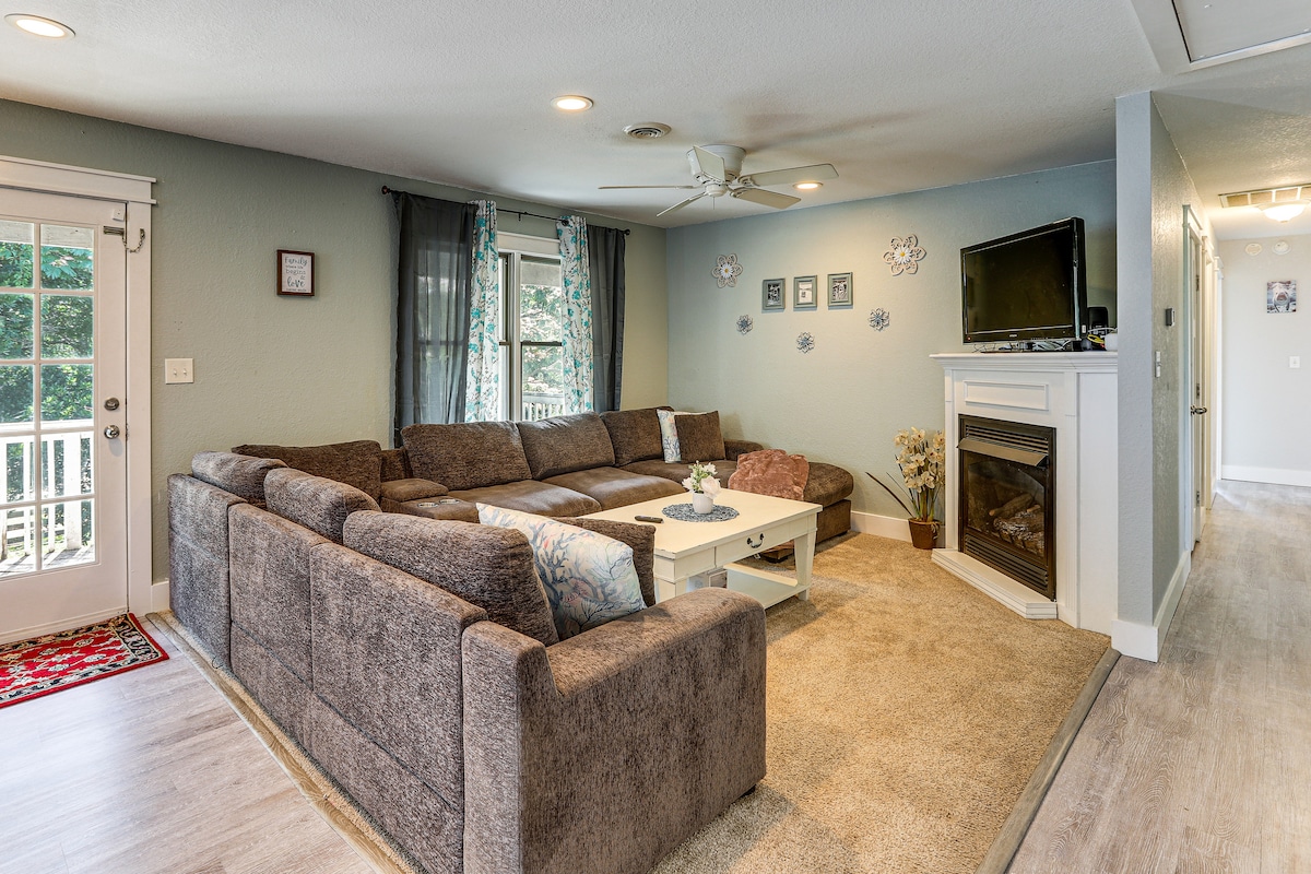 New Listing! Beautiful 4BR Dog-Friendly OBX Home