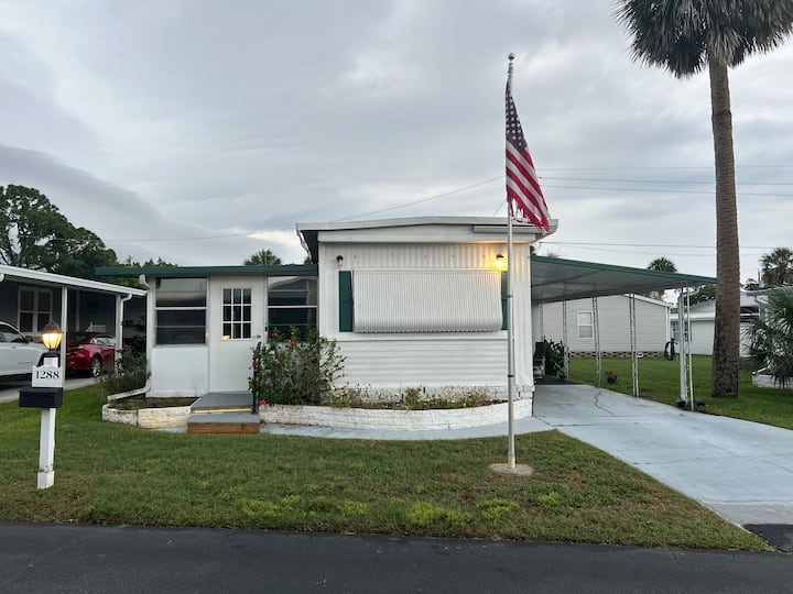 Cozy Single Wide Tráiler - Port Orange, FL