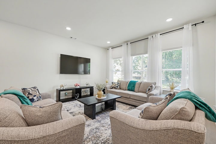 Brand-new Luxury 4br | Game Room + Mb Stadium - Atlanta, GA