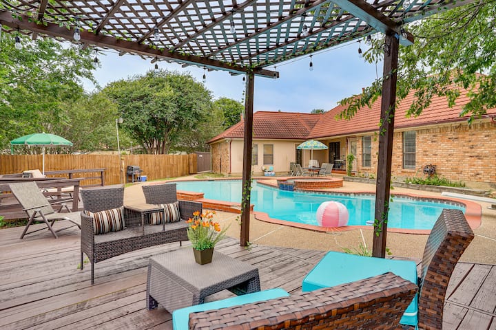 3 Mi To Six Flags! Family Getaway W/ Outdoor Oasis - Grand Prairie