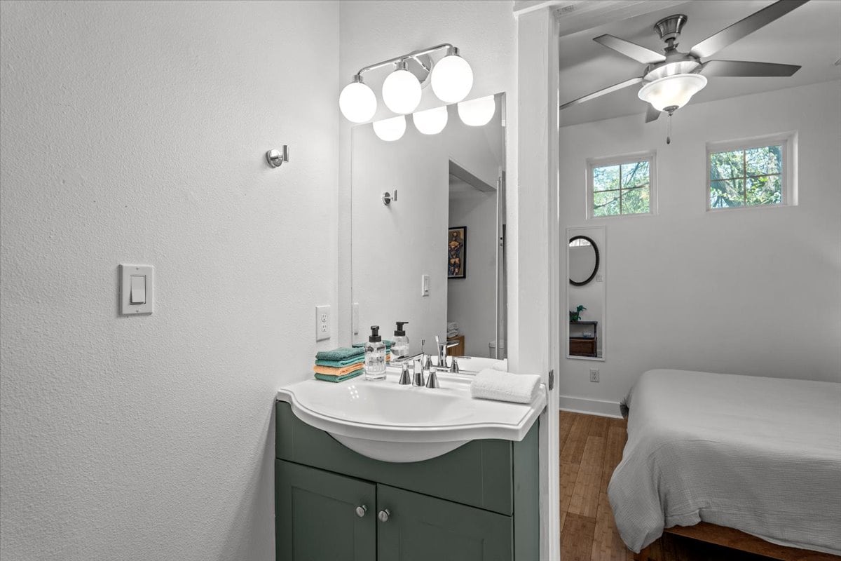 Serene Sanctuary-East Downtown Austin