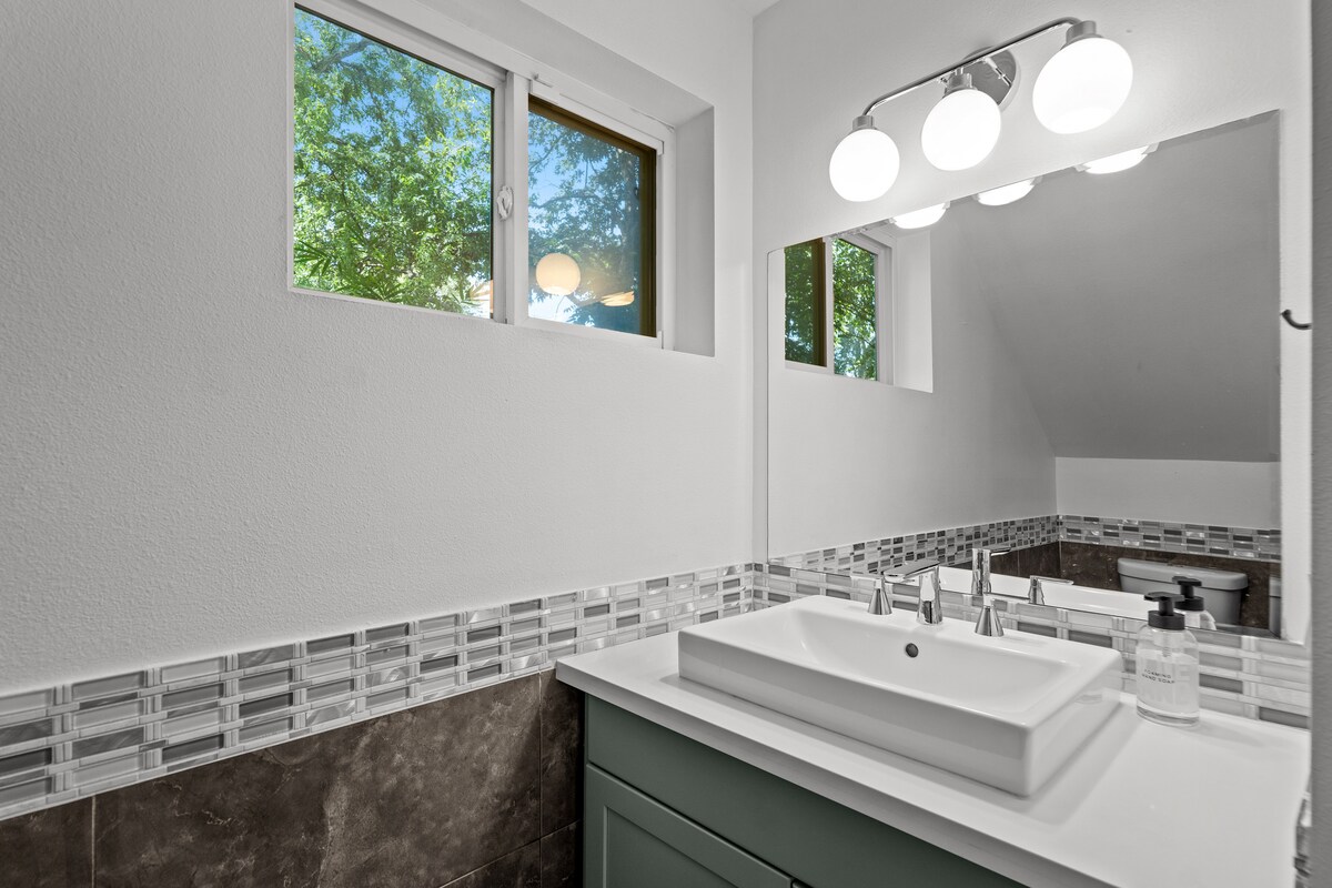 Serene Sanctuary-East Downtown Austin