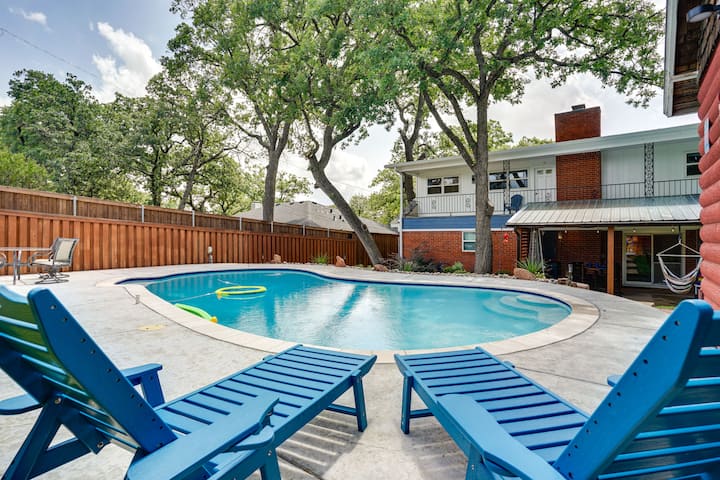 Hot Tub & Game Room! Home 15 Mi To At&t Stadium - North Richland Hills, TX