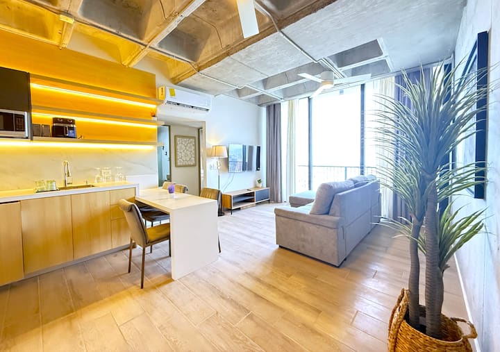 Amazing 3-br Apt @Macroplaza W/pool + Parking +Gym - Monterrey