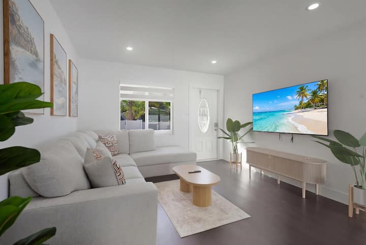 Heated Pool - 1.5 Miles To Beach - Pets Ok - Pompano Beach, FL