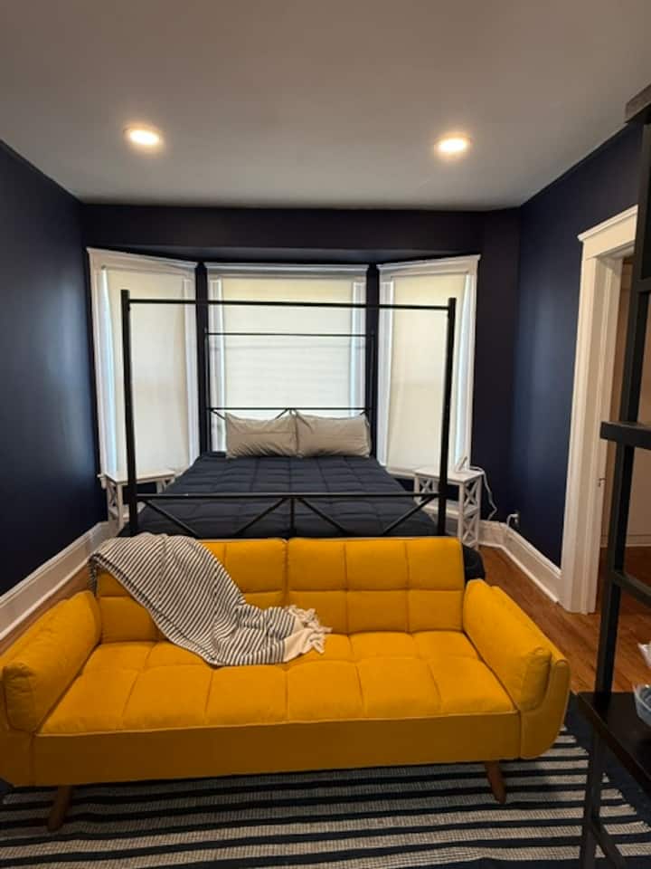 Classic Detroit Charm | Fully Furnished 2br - Detroit, MI