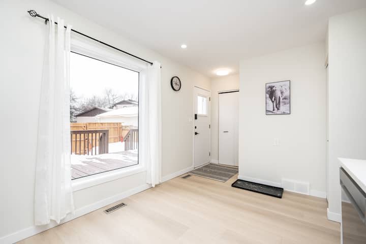 3 Bedroom And 1.5 Bathroom House | St Vital - Winnipeg