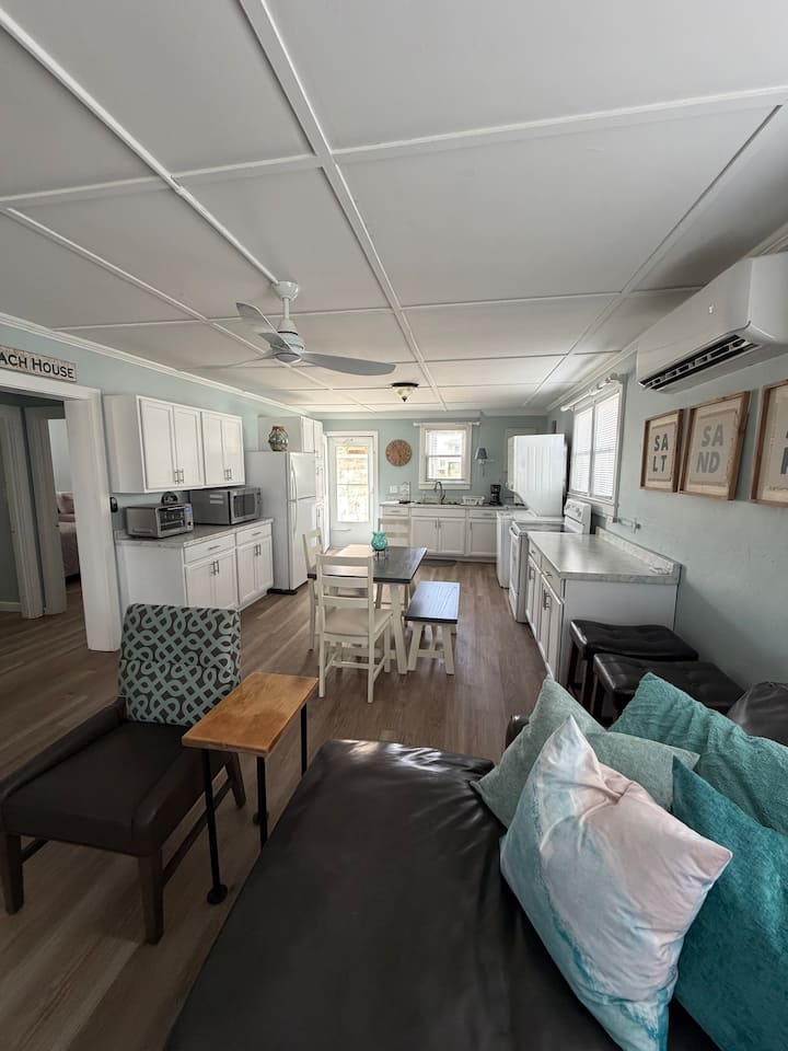 Southern Seabreeze Coastal Retreat - Lower Level - Oak Island, NC