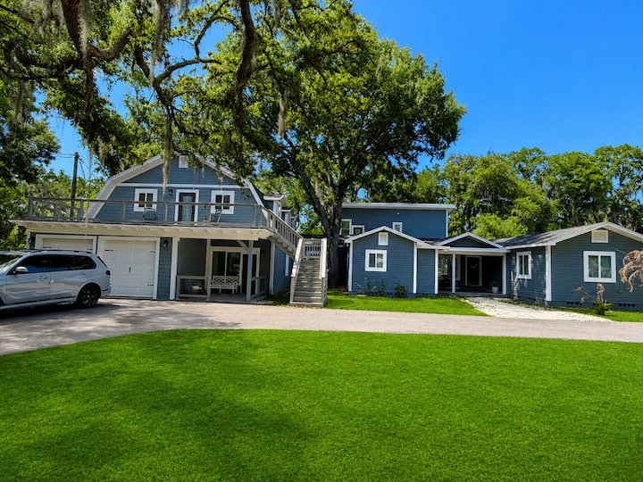 Bungalow + Villa + Alice On Hillsborough River - Tampa, FL