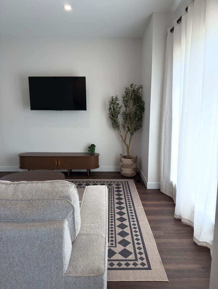 Stylish New - Build Duplex Retreat - B - 吉姆利小鎮