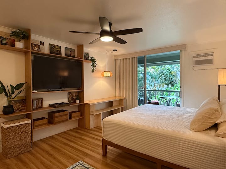 Comfortable Studio Condo, Short Walk To The Beach. - Kailua-Kona