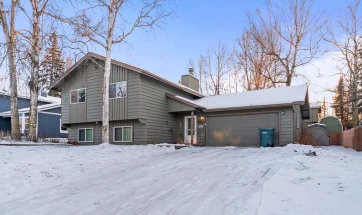 Beautiful Single Family Home In A South Anchorage - Anchorage, AK