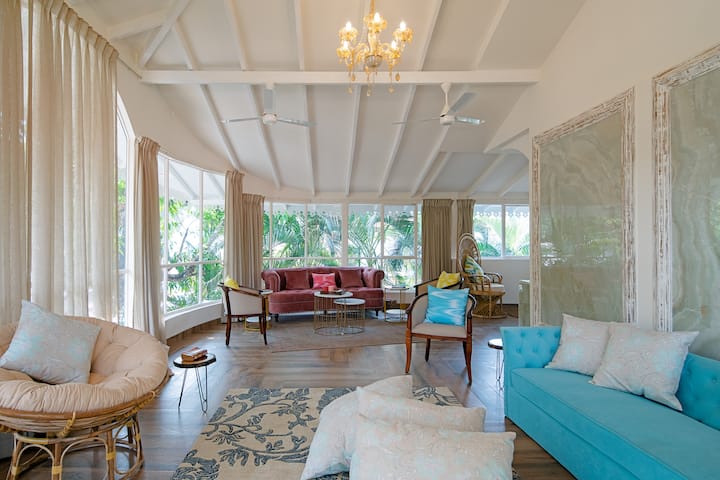 Living room image 6