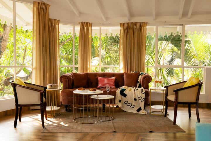 Living room image 11
