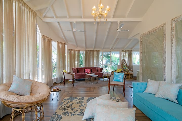 Living room image 5