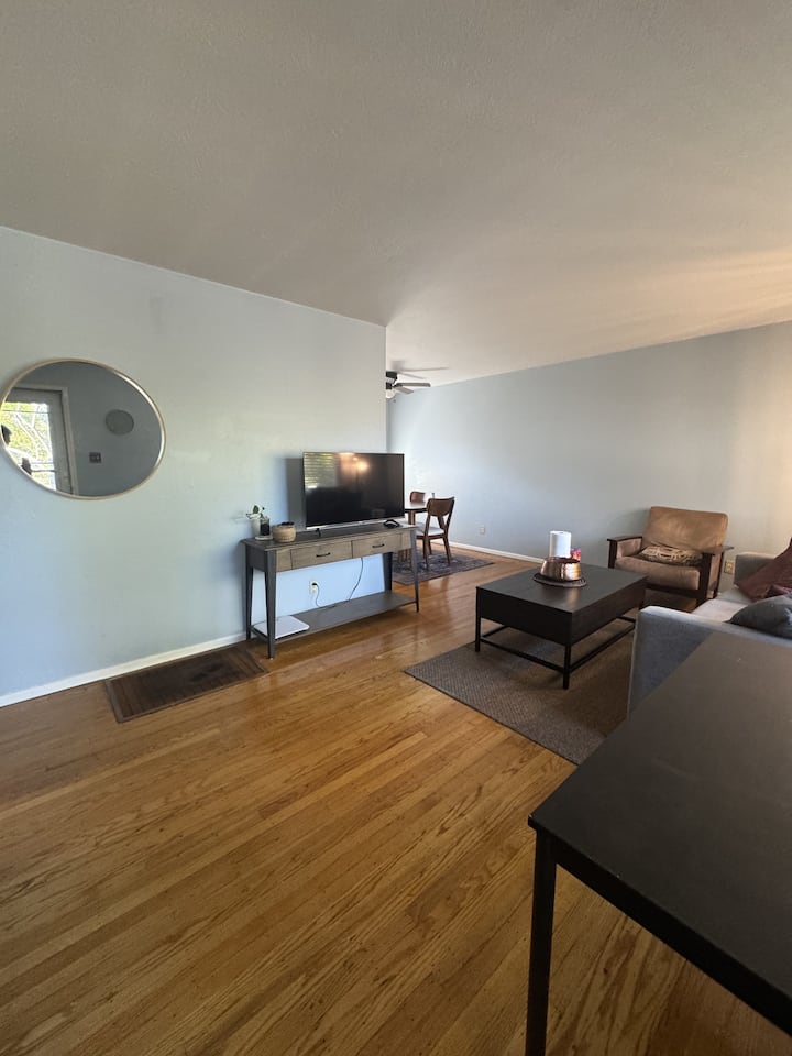 Walk To Solano Ave/office/near Uc Berkeley - Emeryville, CA