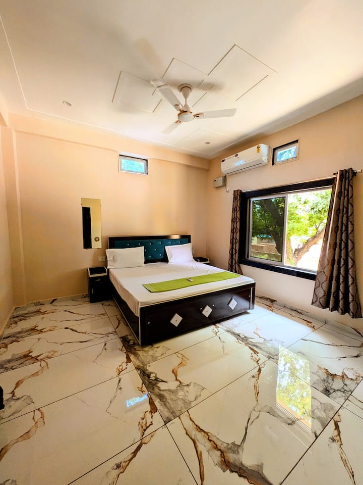 Skyline View Master Room - Ayodhya