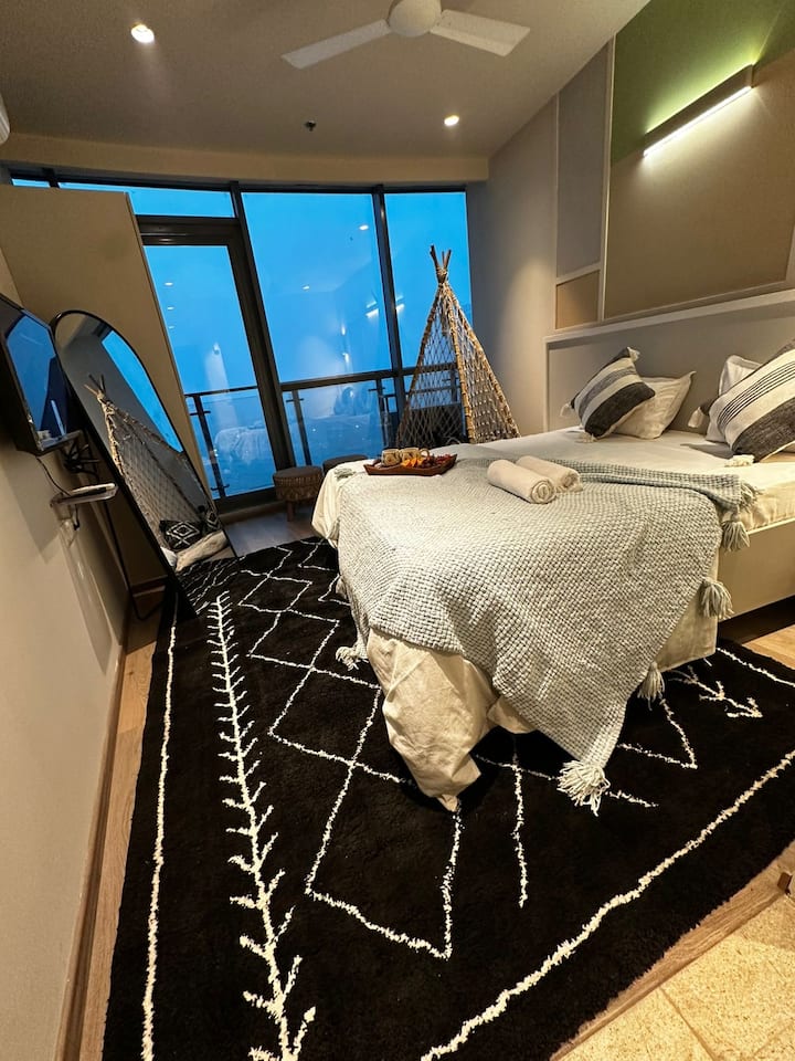 Conscient One 11th-floor Boho Teepee Stay - Delhi