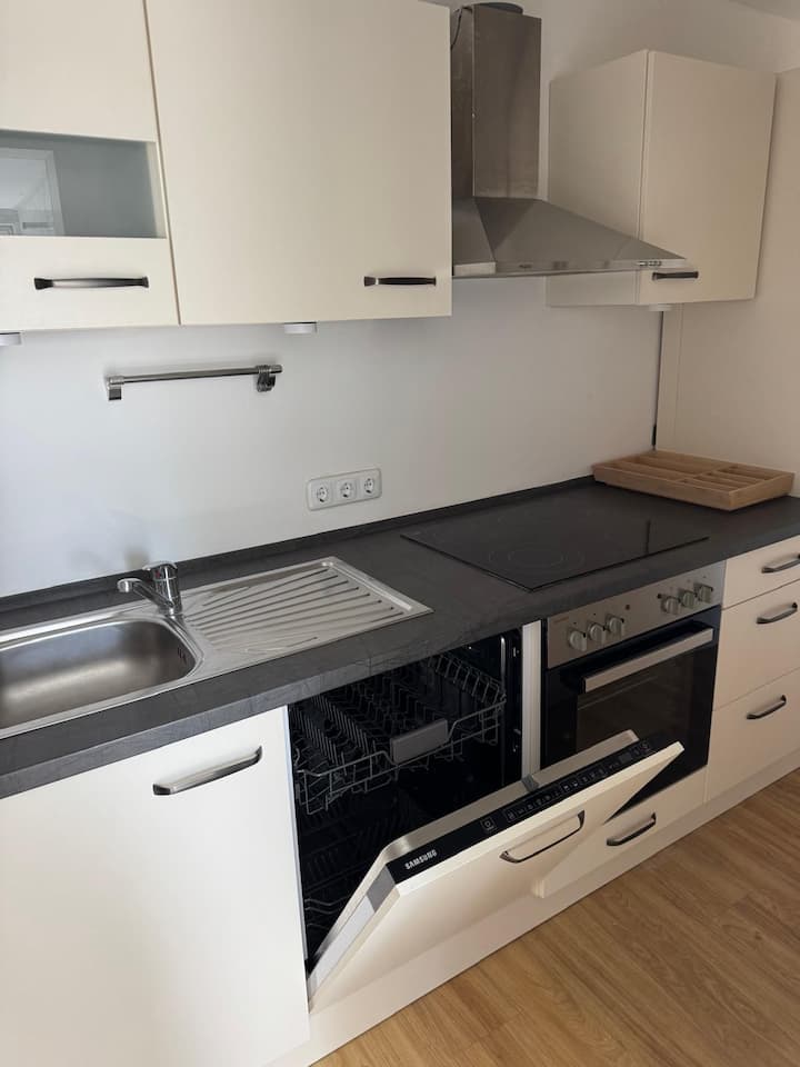 Relaxing Room In Oberbilk / 3 Minute Walk To Tram! - Düsseldorf