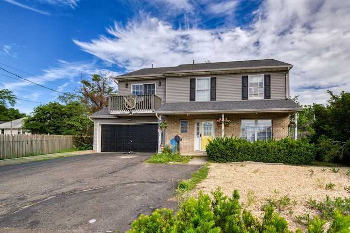 Across The Street From The Beach! - Lake Lefferts, NJ