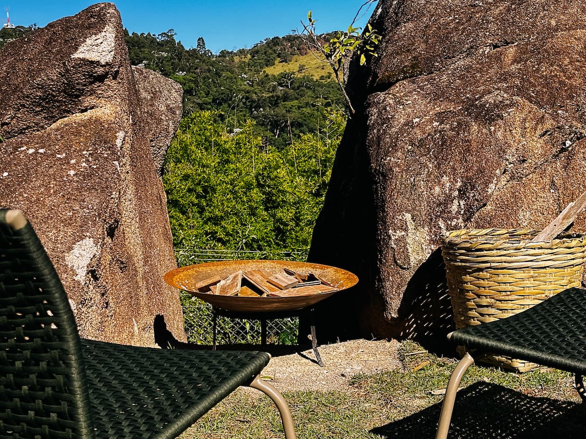 Banheira de imersão com vista para a natureza
