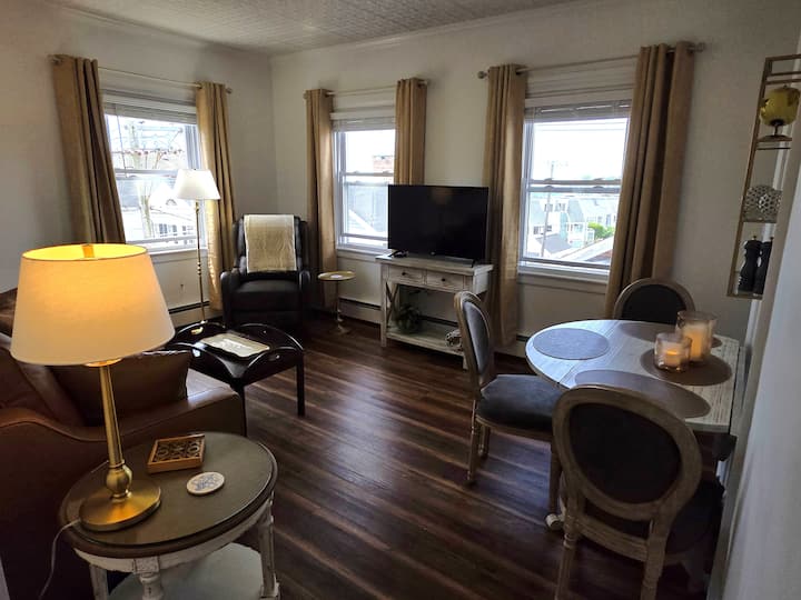 2 Bedroom Suite With Water Views - Stonington, CT
