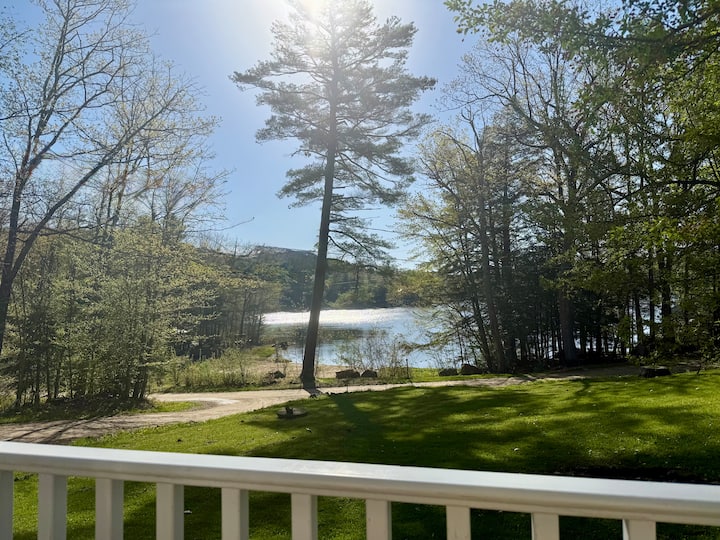 Sawyer Lake Loon Call Cottage - Belmont, NH