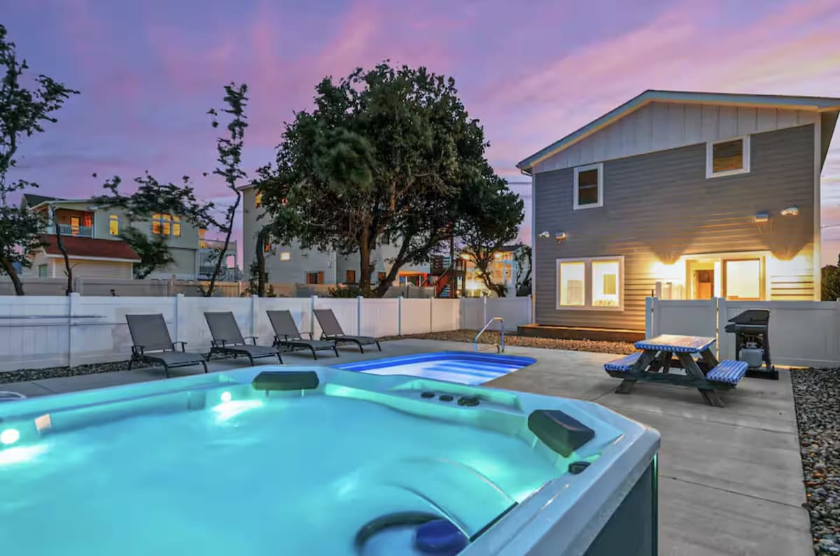Salt & Juniper Beach Oasis| Heatable Pool+OBX Vibe