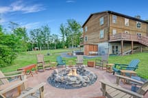 Luxury Log Cabin w Hot Tub & Sauna near Trail