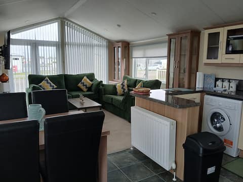 Successful Airbnb property: Jasmine Lodge in Chapel St. Leonards