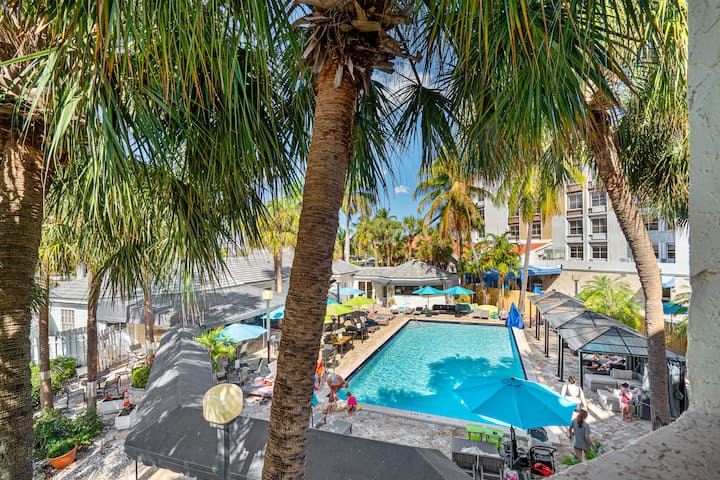 107 Classic Double Beds - Dania Point - Dania Beach, FL