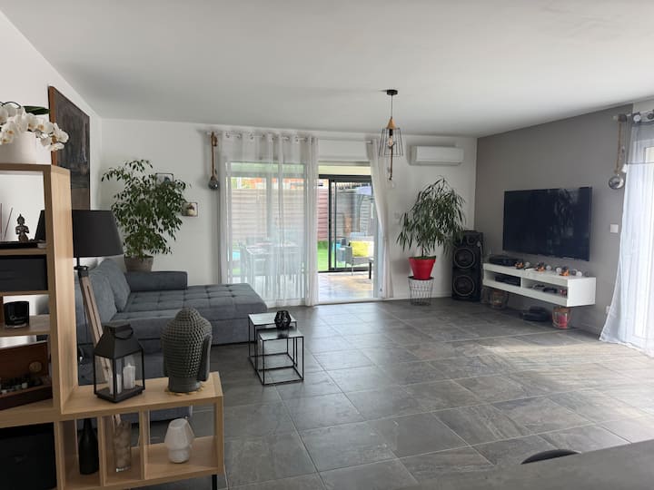 Villa De Charme Avec Piscine, Spa Et Jardin - Thuir
