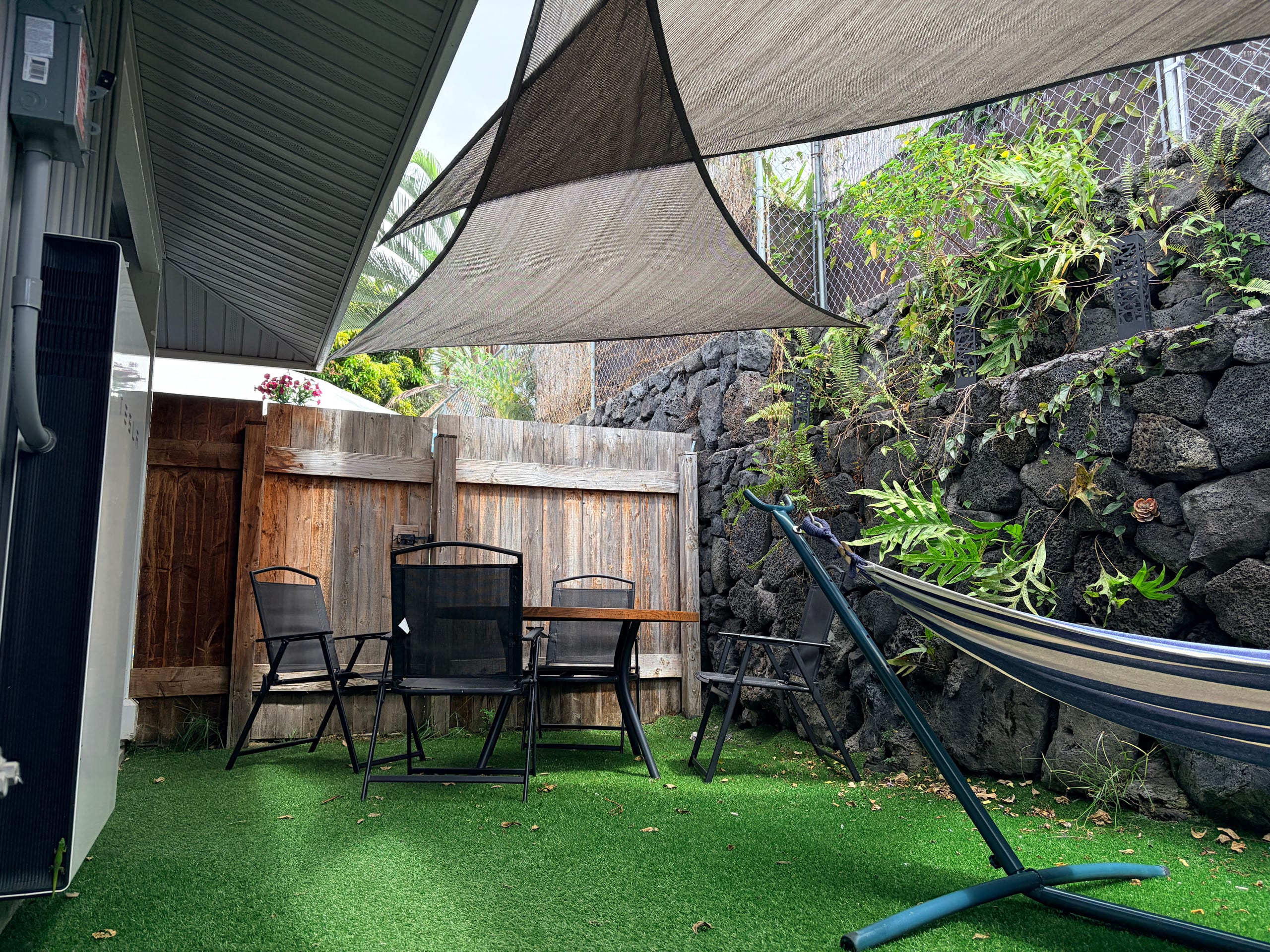 Kona Private Suite • Near Airport • Clean & Quiet - Image 15