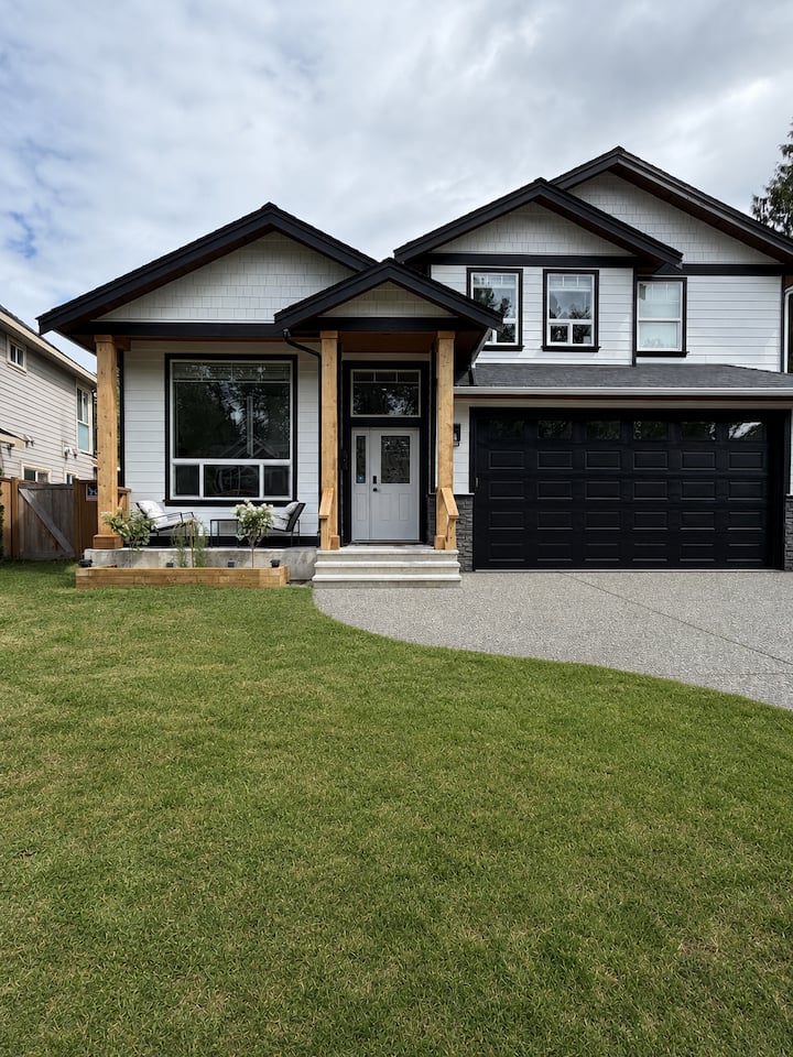 Spacious Brackendale Family Home | Pet Friendly - Squamish