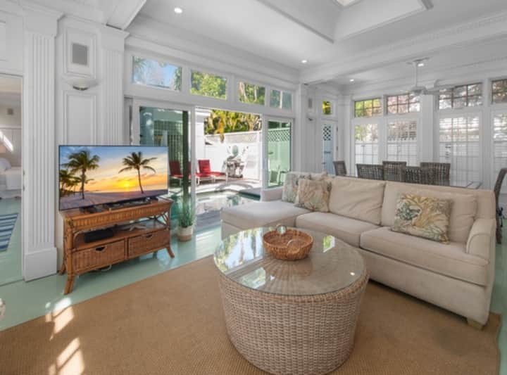 Casa Loca! By Rent Key West Vacations 1/2 Block - Key West, FL