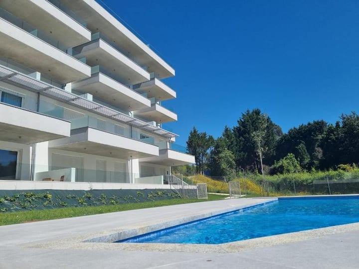 Sanxenxo: Nuevo Con Piscina Y Garaje - Bueu