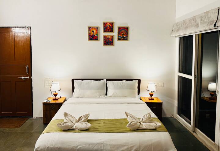 Bedroom 1 image 2