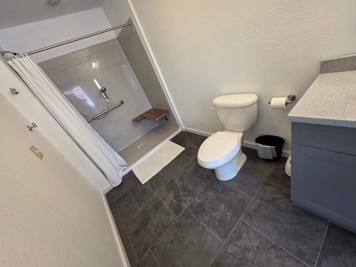 King Room (9) - Ladysmith, WI