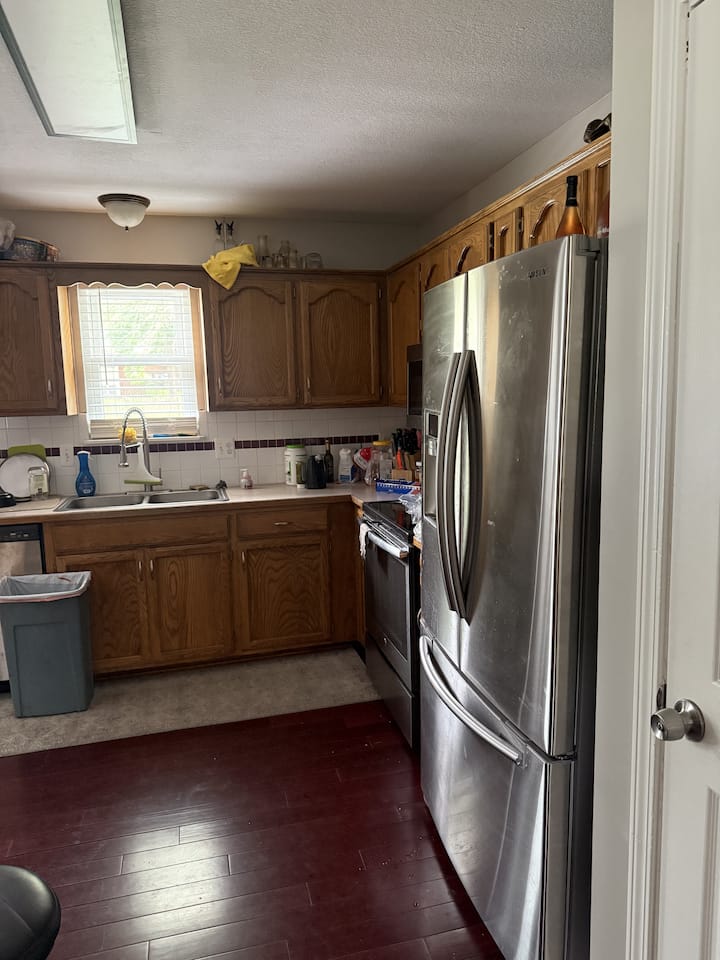 Private Cozy Room Near Arrowhead Stadium-sleeps 2 - Independence, MO